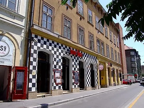 Dolce Vita Rumbach Budapešť 0*,
